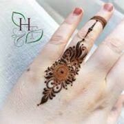 one-finger-henna-design