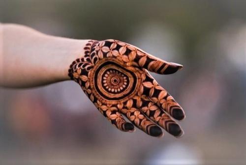 Best-Mehndi-Designs-For-Hands-and-feets