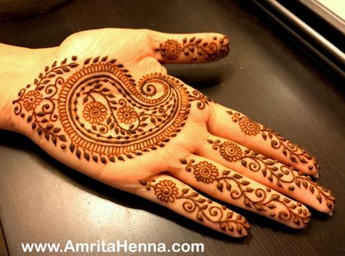 5-paisley-henna-mehndi-designs-to-try-top-5-amazing-paisley-mehendi-design-ideas-best-5-stunning-paisley-shape-henna-mehandi-designs-1